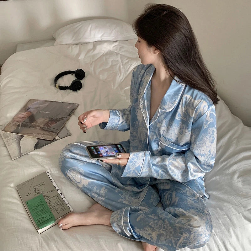 Feel the fresh air Silk Pajamas Set